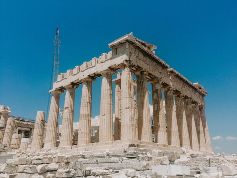 Athens monuments / The greatest and the most interesting / Attractions and interesting places
