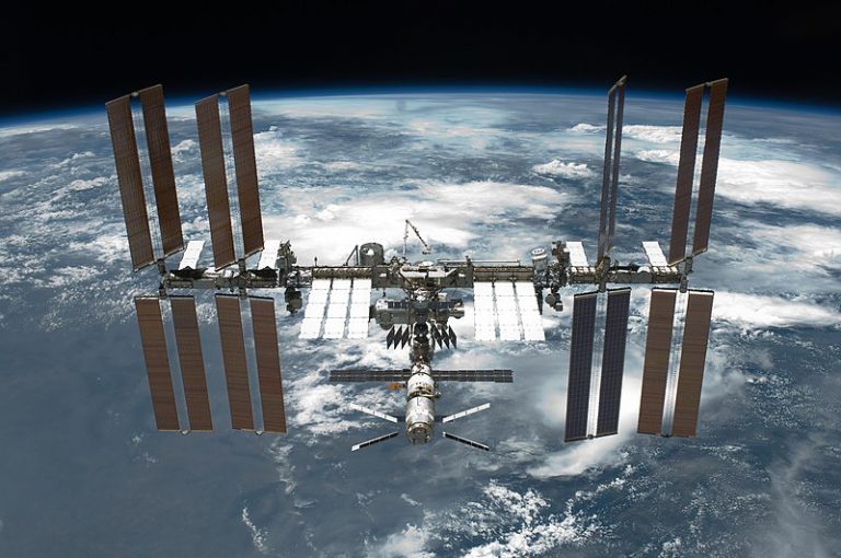 International Space Station (NASA photo) / ISS live camera online.
